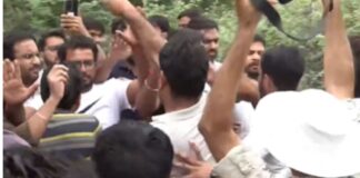 जयपुर में स्कूल देखने पहुंचे आशुतोष रांका समेत CJP कार्यकर्ताओं का ग्रामीणों ने की पिटाई, गाड़ियों के शीशे भी टूटे Ashutosh Ranka and CJP Workers