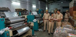 घर में एल्युमिनियम फॉयल का इस्तेमाल करते हैं तो हो जाएं सावधान! दिल्ली में BIS ने छापेमारी कर जब्त किए हजारों रोल BIS raid