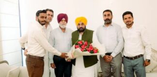 भगवंत मान ने दोनों खेल हस्तियों का AAP में किया स्वागत, बोले- युवाओं को मिलेगा प्रेरणा का नया संदेश Bhagwant Mann