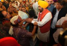 होशियारपुर से मुफ्त तीर्थ यात्रा को हरी झंडी, केजरीवाल और सीएम मान ने नई बसों को किया रवाना CM Bhagwant Singh Mann