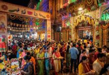 जन्माष्टमी से पहले सजने लगी कान्हा की नगरी, बांके बिहारी की मंगला आरती को लेकर श्रद्धालुओं में उत्साह Janmashtami
