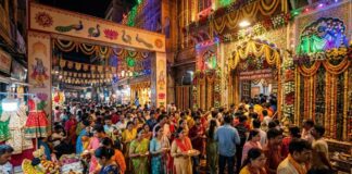 जन्माष्टमी से पहले सजने लगी कान्हा की नगरी, बांके बिहारी की मंगला आरती को लेकर श्रद्धालुओं में उत्साह Janmashtami