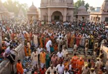 सिंहेश्वर मंदिर में बेकाबू हुई भीड़, टूटी बैरिकेडिंग, अफरा-तफरी में कई घायल Madhepura Singheshwar Temple Stampede