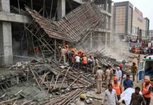 वृंदावन में दर्दनाक हादसा, ओमैक्स मॉल में शटरिंग गिरने से 3 मजदूरों की मौत, 1 की हालत गंभीर Mathura Accident