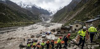 नेपाल में फिर मंडराया बाढ़ का खतरा, तिब्बत में बनी झील ओवरफ्लो, रेस्क्यू टीमों को भी हटना पड़ा पीछे Nepal Flood