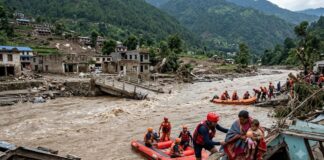 नेपाल में बाढ़ से हाहाकार! 288 भारतीय अब भी लापता, 21 को किया गया रेस्क्यू Nepal Flood 288 Indians missing 21 rescued MEA update