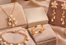 Raksha Bandhan 2026: बहन को क्या गिफ्ट दें? ये खास ज्वैलरी गिफ्ट्स जीत लेंगे दिल Raksha Bandhan 2026