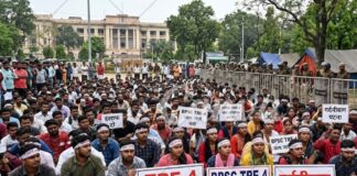 TRE-4 पर बिहार में छात्रों का महाआंदोलन, BPSC आज जारी कर सकता है 32 हजार से ज्यादा पदों का विज्ञापन TRE 4 teacher recruitment