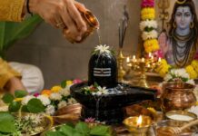 Sawan Shivratri 2026: भोलेनाथ को ऐसे चढ़ाएं जल, जानें पूजा की शुरुआत से आरती तक पूरी विधि Sawan Shivratri 2026