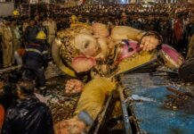 गणेशोत्सव की खुशियां मातम में बदलीं, प्रतिमा गिरने से 2 की मौत और 5 घायल Ganesh Idol