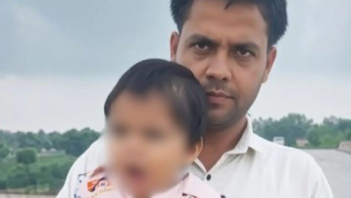 man throws daughter into yamuna man throws daughter into yamuna