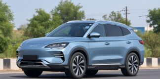 भारत में टेस्टिंग के दौरान फिर दिखी BYD Seal U, प्लग-इन हाइब्रिड SUV में मिल सकती है 1080 KM तक की रेंज BYD Seal U spotted testing in India again plug-in hybrid SUV