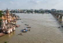 बिहार में फिर गहराया बाढ़ का संकट, पटना में गंगा खतरे के निशान से ऊपर; पुनपुन भी मचा रही तबाही Bihar floods
