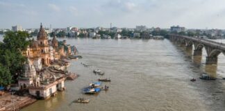 बिहार में फिर गहराया बाढ़ का संकट, पटना में गंगा खतरे के निशान से ऊपर; पुनपुन भी मचा रही तबाही Bihar floods
