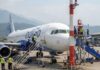 Srinagar में IndiGo विमान हादसे का शिकार होने से बचा, लैंडिंग के बाद पार्किंग में पोल से टकराया प्लेन Indigo Flight Accident