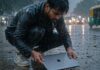 बेंगलुरु की बारिश में बाइक से गिरा 2 लाख का MacBook, सामान खोजने निकले हर्षित MacBook Lost And Found , Bengaluru Viral Story , Humanity And Kindness