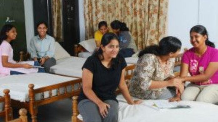 Delhi University hostel shortage Delhi University hostel shortage