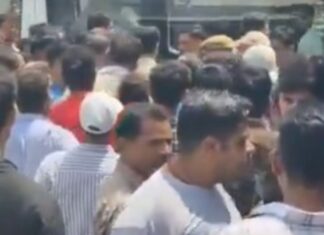 सत्य निकेतन हादसे के बाद बगल वाली इमारत कल होगी जमींदोज, सीएम रेखा का बड़ा निर्देश Delhi Building Collapse