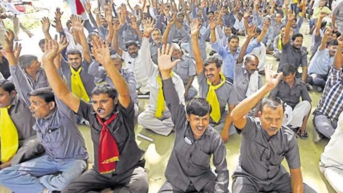Delhi DTC Drivers Strike Delhi DTC Drivers Strike