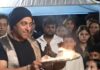 गणपति बप्पा की आरती करते वक्त सलमान खान से हुई भूल, बहन अर्पिता ने तुरंत पकड़ी चूक, सही करवाई गलती Salman Khan bappa arti video