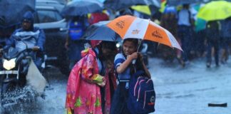 Today Weather Update: यूपी-बिहार समेत 14 राज्यों में आज भारी बारिश का अलर्ट, पहाड़ों में लैंडस्लाइड का खतरा Today Weather Update