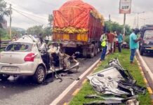 जमशेदपुर के दोमुहानी में खड़े ट्रक से टकराई तेज रफ्तार कार, झारखंड की कैबिनेट मंत्री की बेटी समेत 4 लोगों की दर्दनाक मौत Jamshedpur Car-Truck Crash