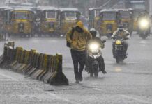 Weather Update: चक्रवात अर्नब ने इन राज्यों में मचाई तबाही, जानें दिल्ली-NCR समेत किन राज्यों को मिली चेतावनी Weather Update Today