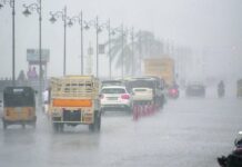 यूपी में आफत बनी बारिश, बहराइच में दीवार गिरने से महिला की मौत, 59 जिलों में भारी बरसात का अलर्ट disaster rain in UP, rain in Lucknow, alert in Sitapur, UP weather news