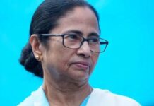 तृणमूल कांग्रेस में घमासान के बीच EC का बड़ा फैसला, दोनों गुटों को मिले नए नाम और चुनाव चिह्न Mamata Banerjee