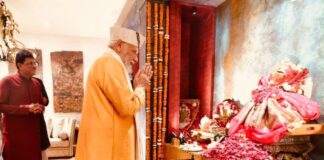 PM मोदी की आध्यात्मिक यात्रा में मां दुर्गा और महादेव का खास स्थान, जानें उनकी धार्मिक आस्था Narendra Modi