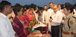 डीसी और एसपी ने गांव दादूपुर में सुनी शिकायतें एवं समस्याएं, अधिकारियों को समाधान के दिए निर्देश