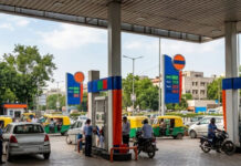 Petrol Diesel Price: होर्मुज संकट से तेल की कीमतों में हलचल, जानिए क्या है पेट्रोल-डीजल का ताजा रेट