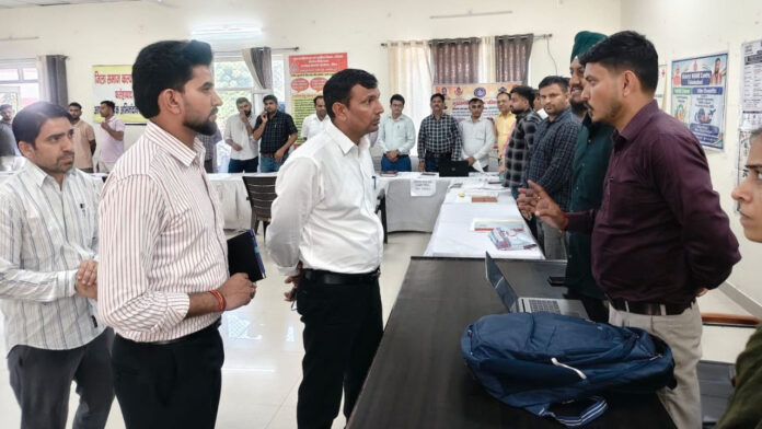 सेवा संकल्प अभियान के तहत बीडीपीओ कार्यालय में सेवा सेतु कैंप आयोजित, एसडीएम सुरेन्द्र सिंह ने लिया जायजा
