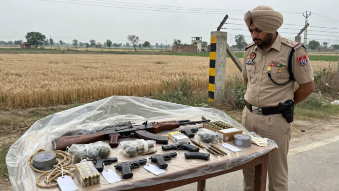 पंजाब में बड़ी साजिश नाकाम, पाकिस्तान से आई AK-47 और ग्रेनेड की खेप बरामद, अमृतसर में हथियार तस्कर गिरफ्तार