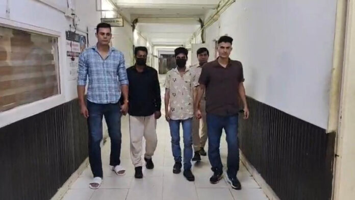 24 घंटे में खुला सोने की चेन झपटमारी का राज, शाहदरा पुलिस ने दो आरोपियों को दबोचा