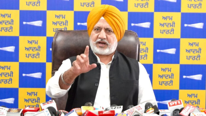 अकाली लीडरशिप को पंजाब और सिख मुद्दों पर अपने बदलते स्टैंड पर जवाब देना चाहिए: बलतेज पन्नू