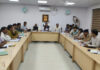 बांके बिहारी मंदिर में लपकों पर कार्रवाई से पहले होगी पहचान, प्रसाद की नियमित जांच पर सहमति