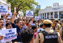 नेताओं को चाहिए सड़क, दुकानदारों को ग्राहक; दिल्ली में प्रदर्शन के बीच रोजी-रोटी पर संकट?