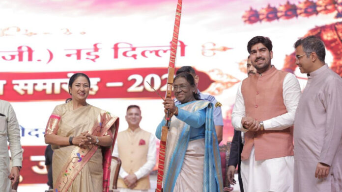 राष्ट्रपति - प्रधानमंत्री ने दिया मर्यादा का संदेश उपराष्ट्रपति ने किया रावण दहन