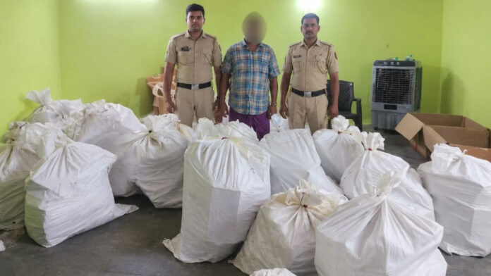 पटाखों के अवैध कारोबार पर दिल्ली पुलिस का सिंकंजा, 10 मुकदमे दर्ज, 1,073 किलो से अधिक विस्फोटक पटाखे जब्त