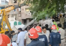 दिल्ली के सीमापुरी में बड़ा हादसा, भरभराकर गिरी 3 मंजिला इमारत, कई लोगों के दबे होने की आशंका