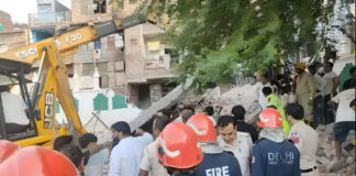 दिल्ली के सीमापुरी में बड़ा हादसा, भरभराकर गिरी 3 मंजिला इमारत, कई लोगों के दबे होने की आशंका