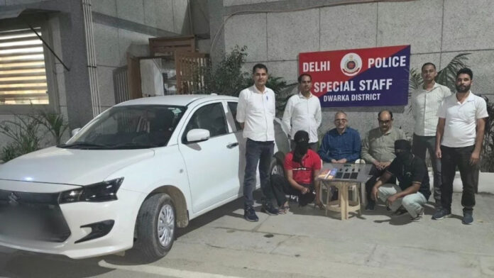 ATM में लोहे की पट्टी लगाकर उड़ाते थे नकदी, द्वारका पुलिस ने दबोचे दो शातिर