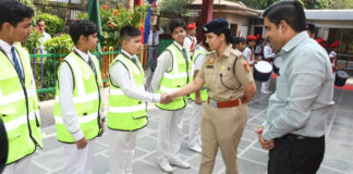चालान का प्रहार, जागरूकता की हुंकार! प्रदूषण और जाम के खिलाफ पूर्वी दिल्ली यातायात पुलिस का महाअभियान