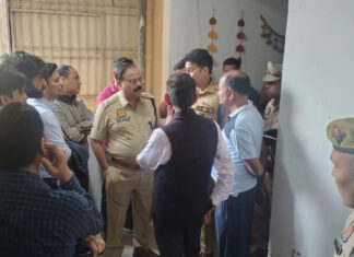 23वीं मंजिल से मौत की छलांग! पूजा के फूल तोड़ने गए पिता-पुत्र की दर्दनाक मौत, परिवार में मचा कोहराम