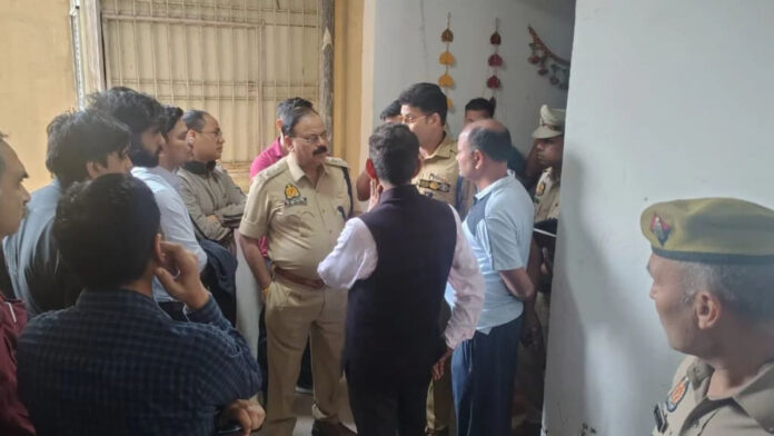 23वीं मंजिल से मौत की छलांग! पूजा के फूल तोड़ने गए पिता-पुत्र की दर्दनाक मौत, परिवार में मचा कोहराम