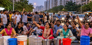 गुरुग्राम में बिजली-पानी के संकट से हाहाकार: सड़कों पर उतरे लोग