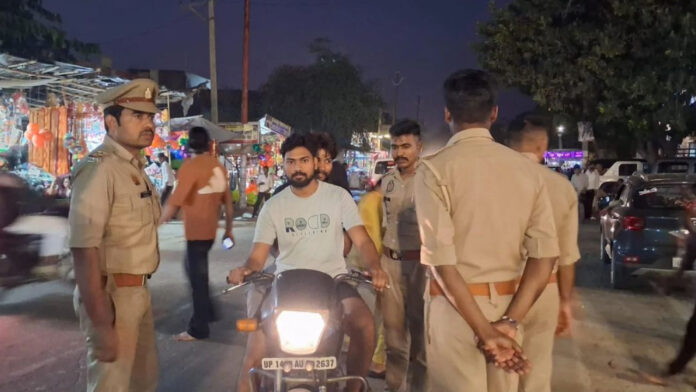 हापुड़: सपनावत के प्रसिद्ध गुफा वाले देवी मंदिर में पुलिस का पहरा