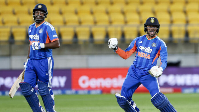 IND vs NZ: अभिषेक-वैभव की ताबड़तोड़ बल्लेबाजी, 80 गेंदों में ठोका 199 रन का लक्ष्य