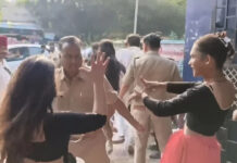 SSP ऑफिस के बाहर किन्नरों का हाईवोल्टेज ड्रामा, कार पर चढ़कर किया हंगामा बाइक सवार को मारी लात